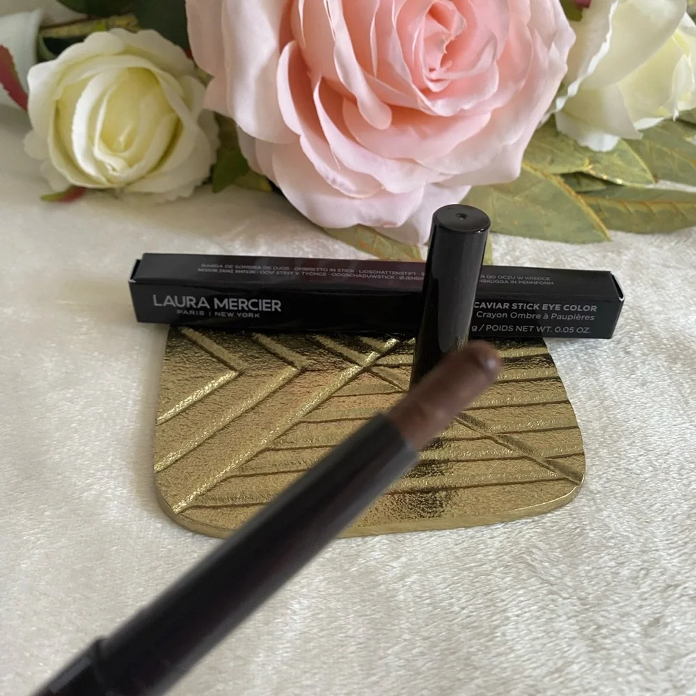 laura mercier enhance your